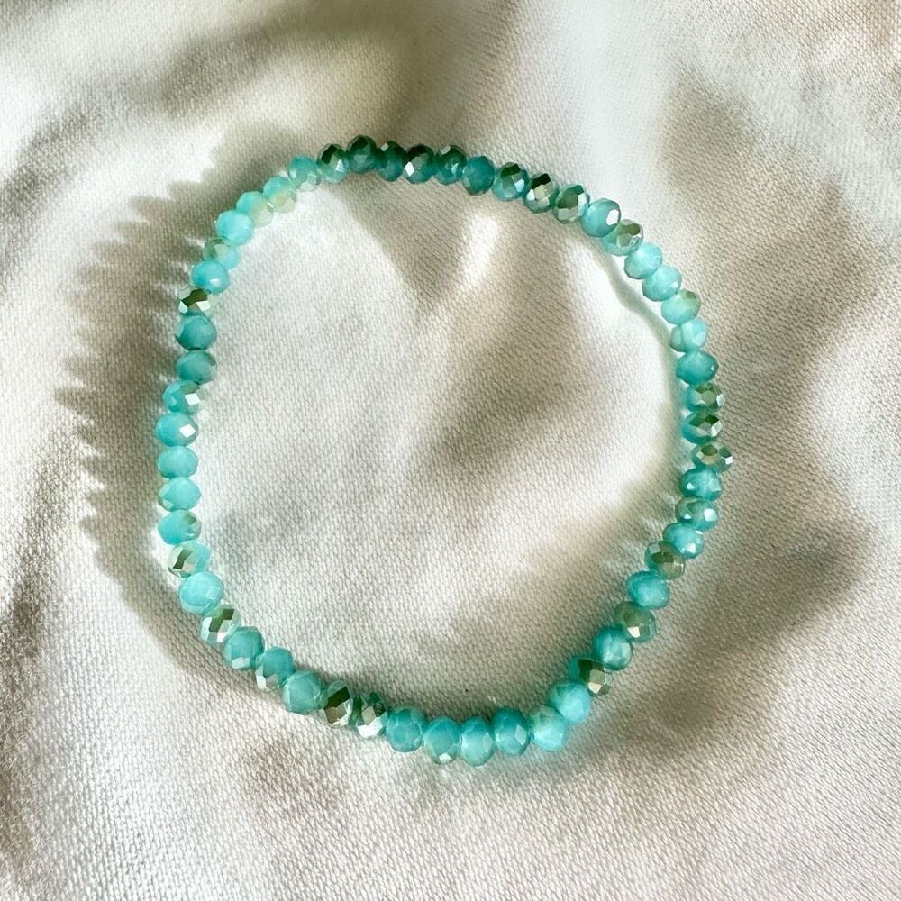 Turquoise sparkly beaded stretch bracelet